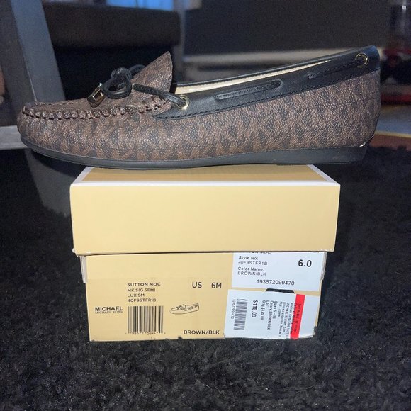 MK Sutton Logo Moccasin - Picture 1 of 3